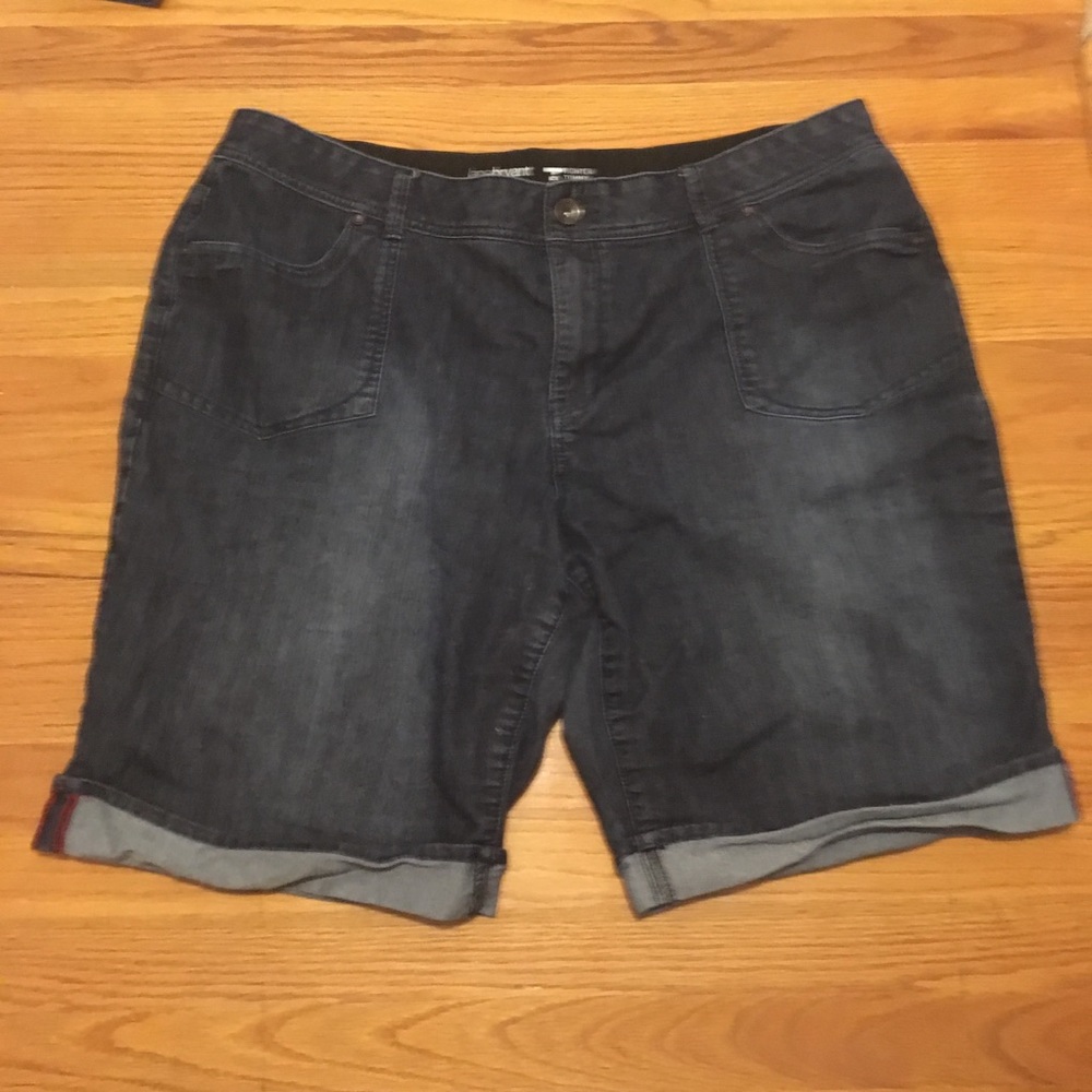 Cuffed Denim Bermuda length shorts with stretch